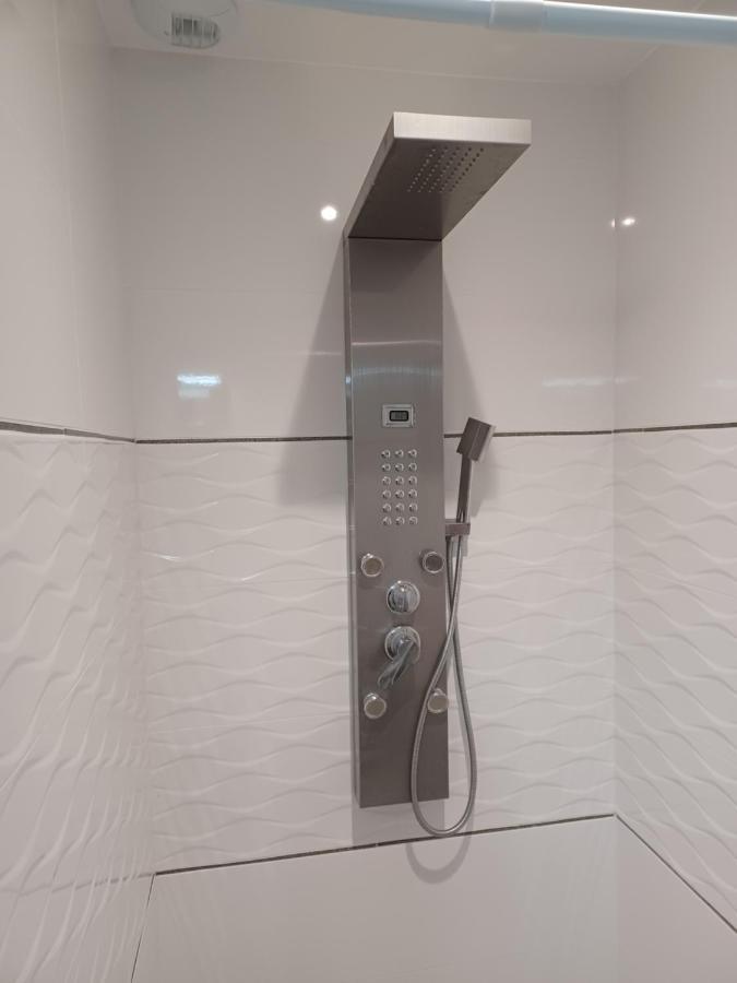 Chambre Privee/Climatisee+Tv /Petit Dejeuner Inclu/Tout Confort Nevers Buitenkant foto